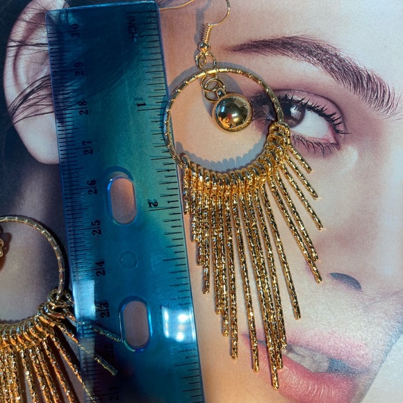 Beautiful Gold Tone Big Earrings - Picture 4 of 5